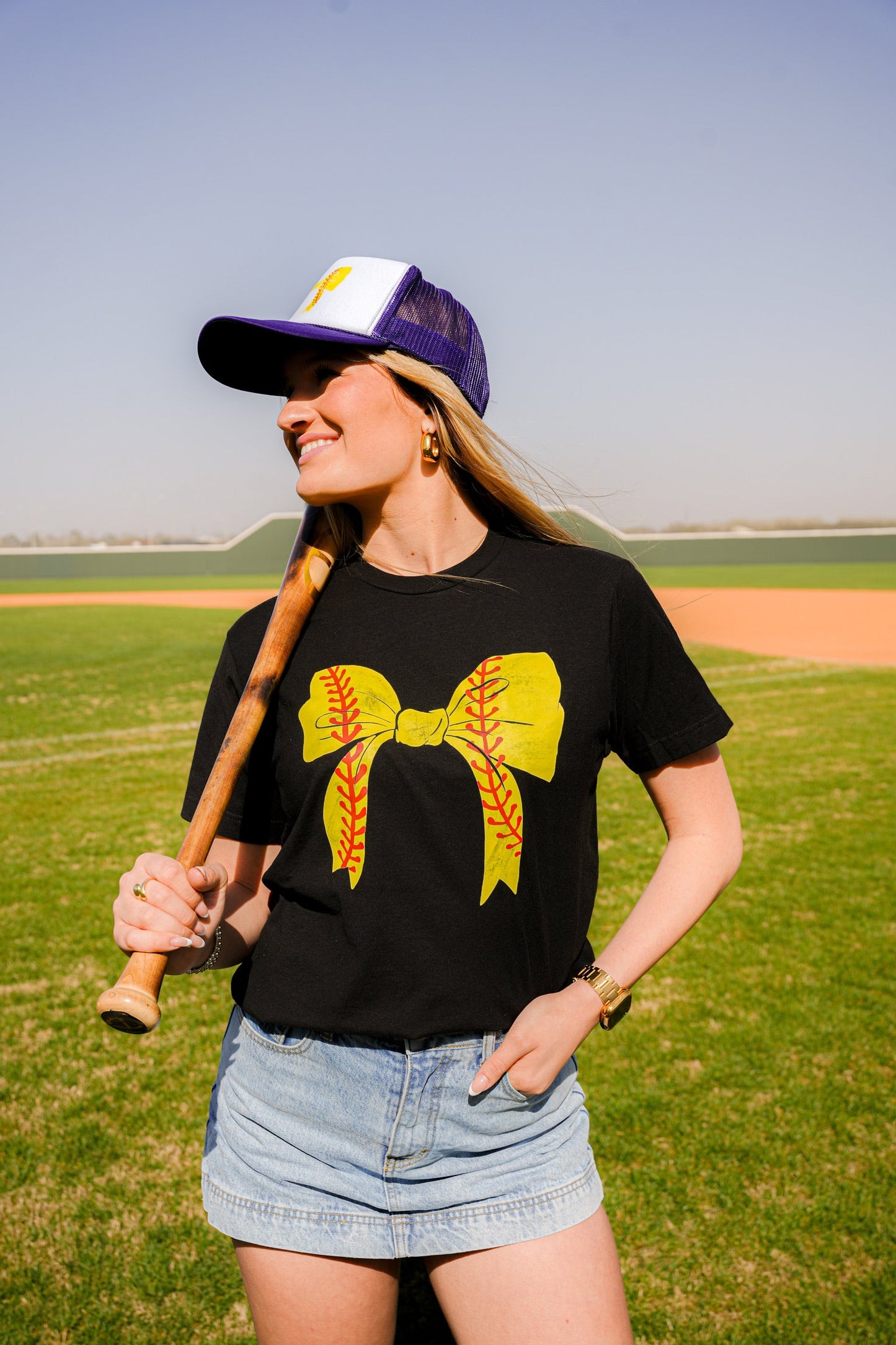SOFTBALL BOW TEE