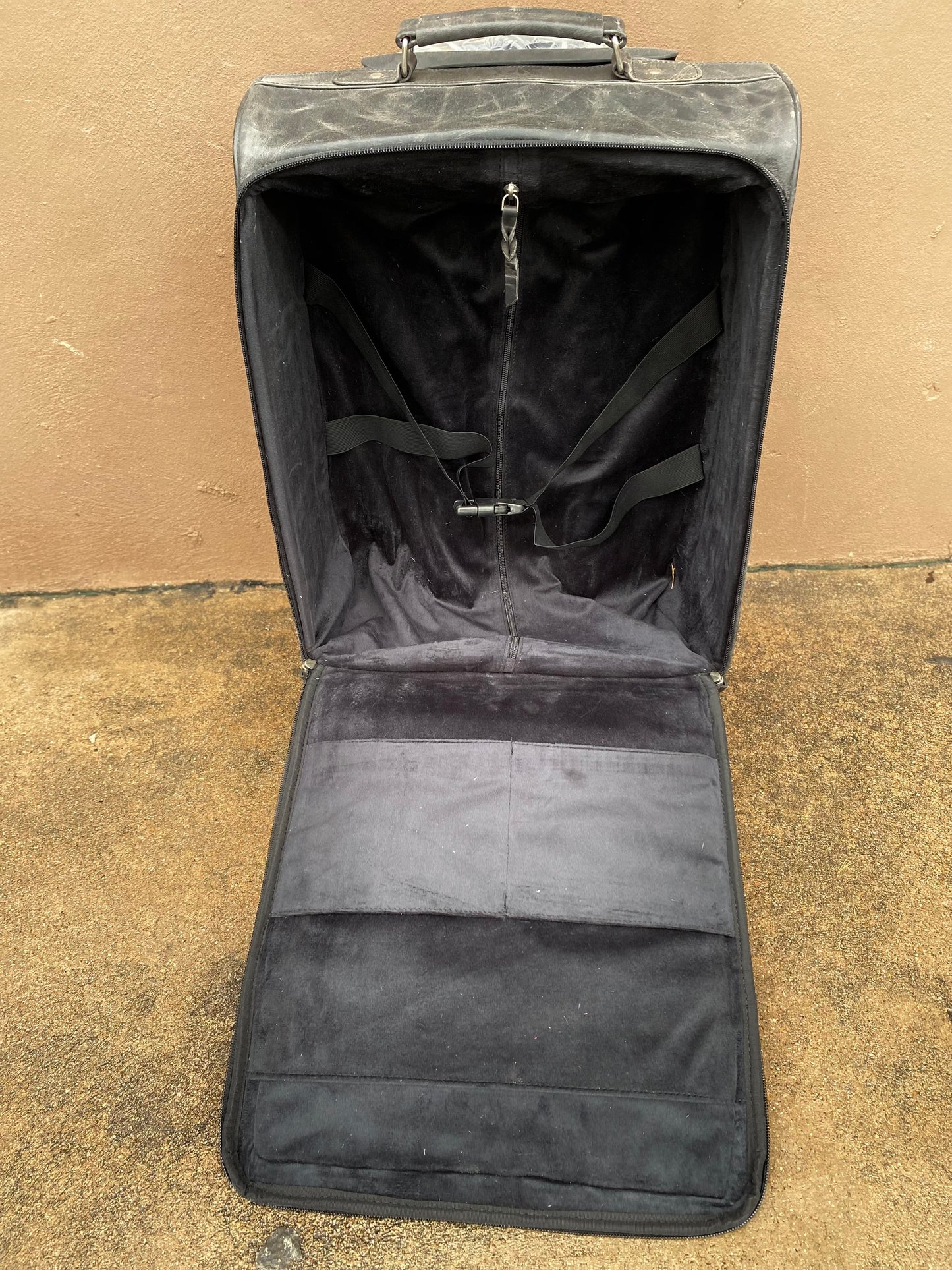Black Boot-Stitch Leather Rolling Luggage