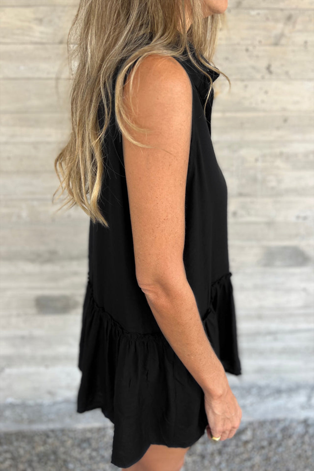 Ruffle Hem Sleeveless Buttoned Shirt