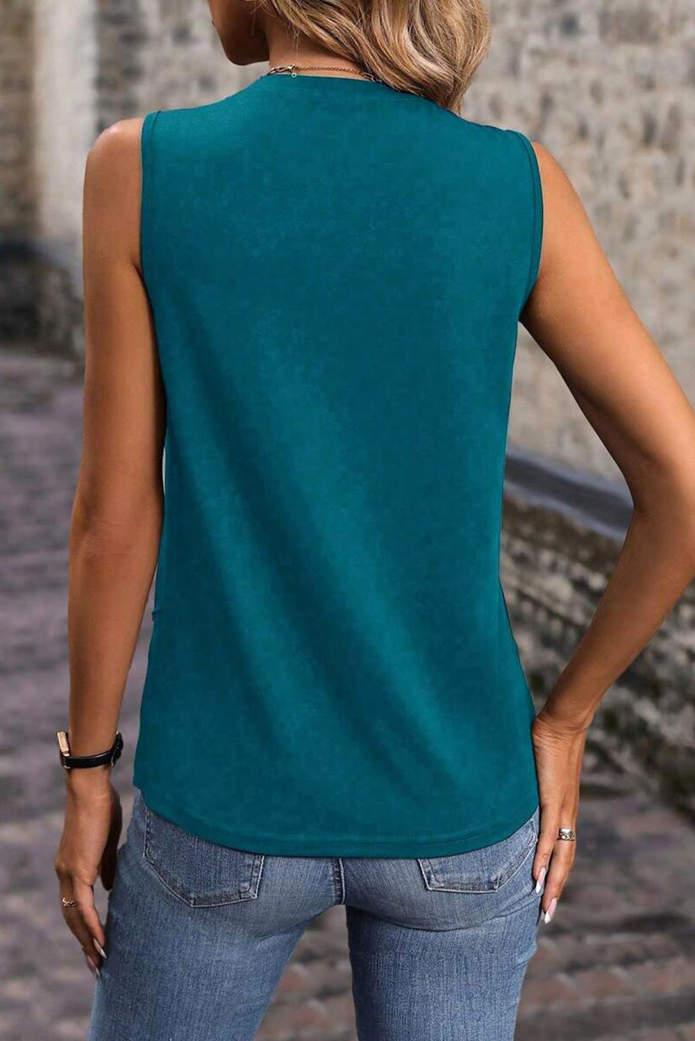 Solid Crisscross Stitching Tank Top