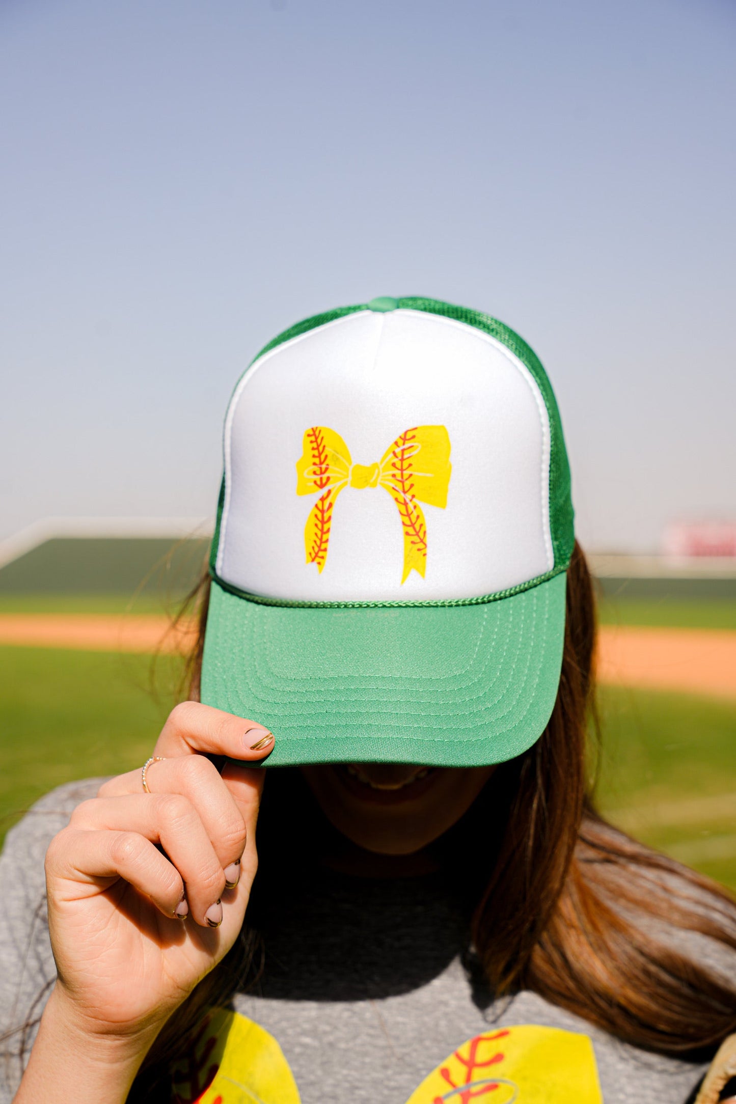 SOFTBALL BOW TRUCKER HAT
