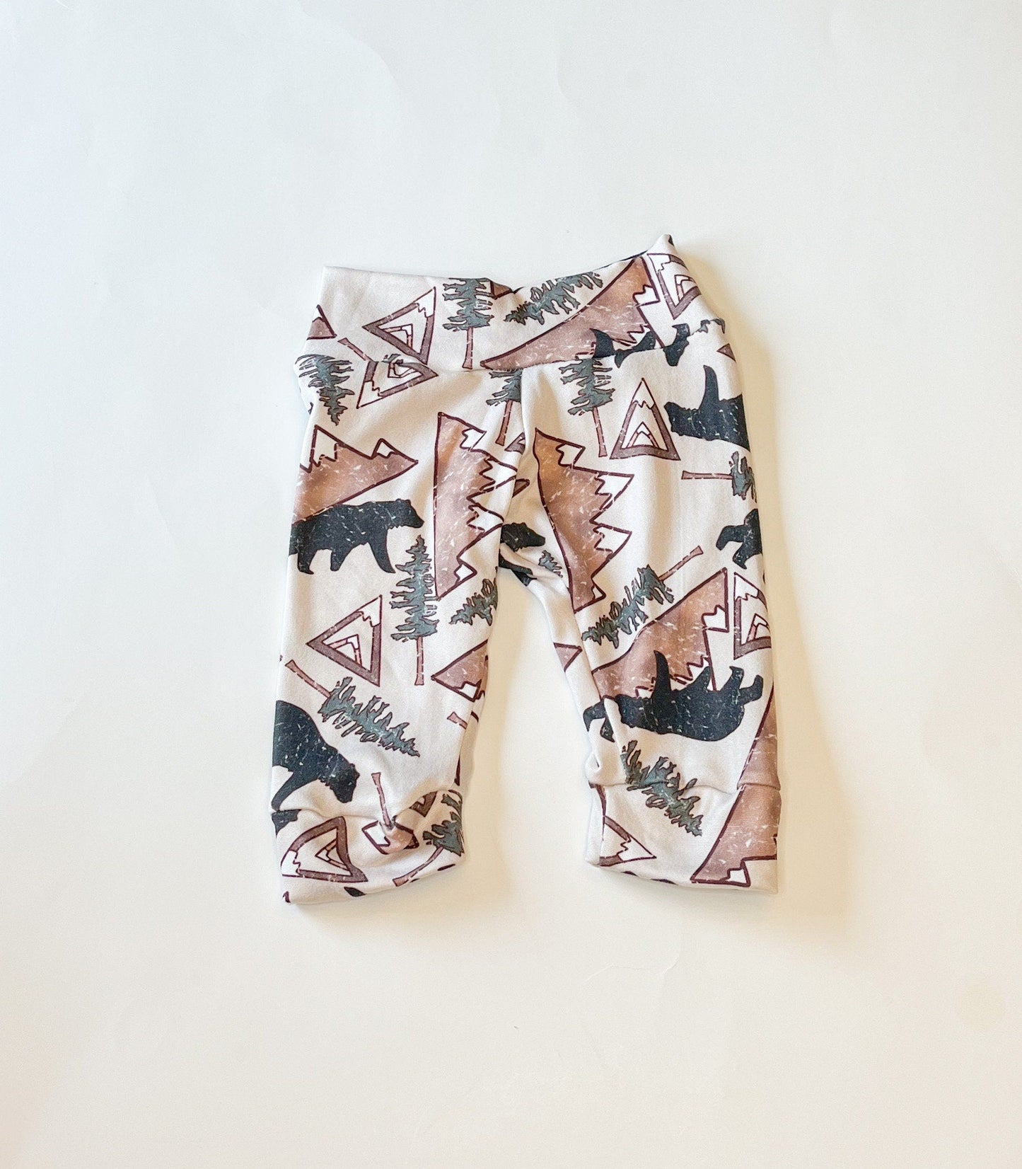 Bears and Mountains Leggings Outfit