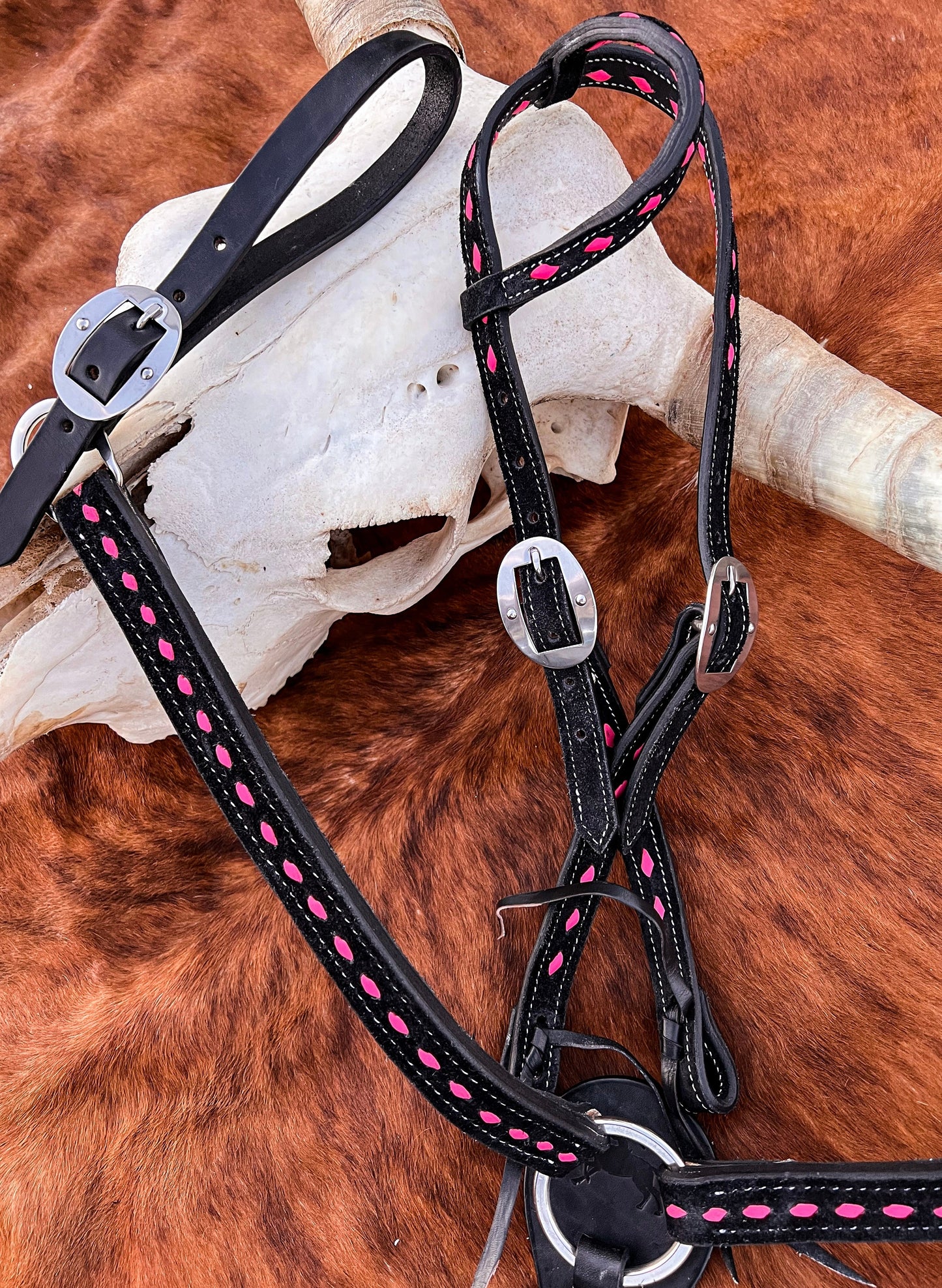 BuckStitch Betty Tack Set Pink/Black