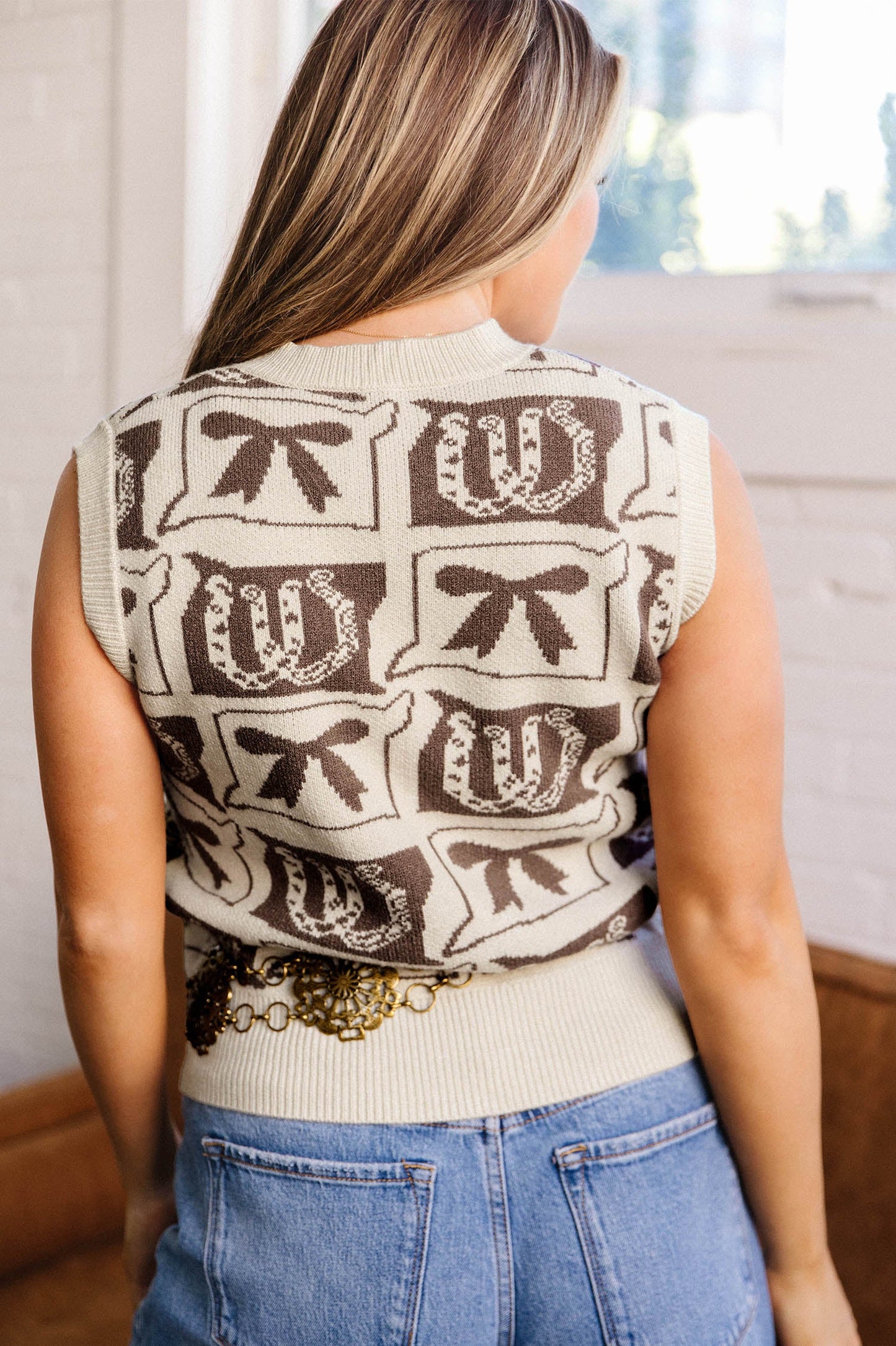 Western Horseshoes & Bows Sleeveless V-Neck Sweater Top