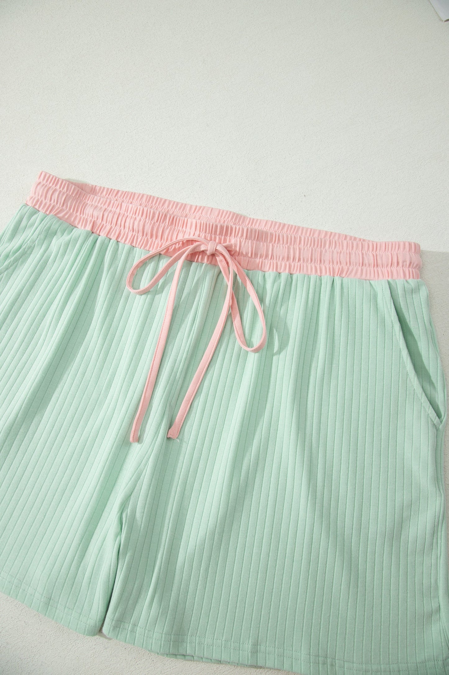 Plus Size Colorblock Ribbed Top & Drawstring Shorts Set
