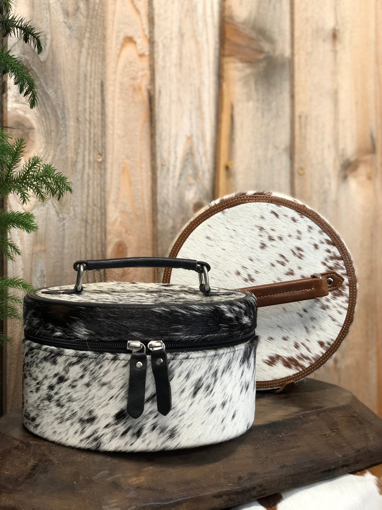 Black Round Cowhide Jewelry Box