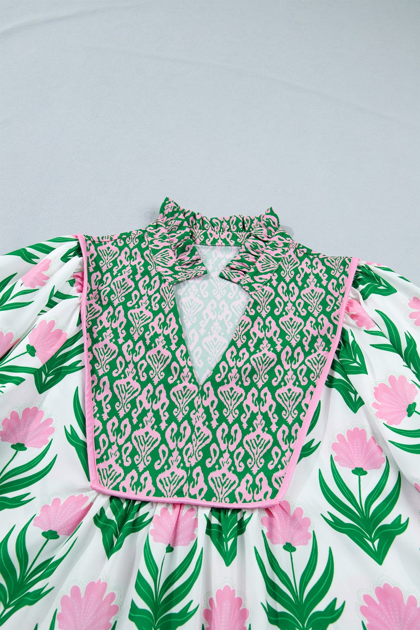 Floral Puff Sleeve Contrast V-Neck Blouse