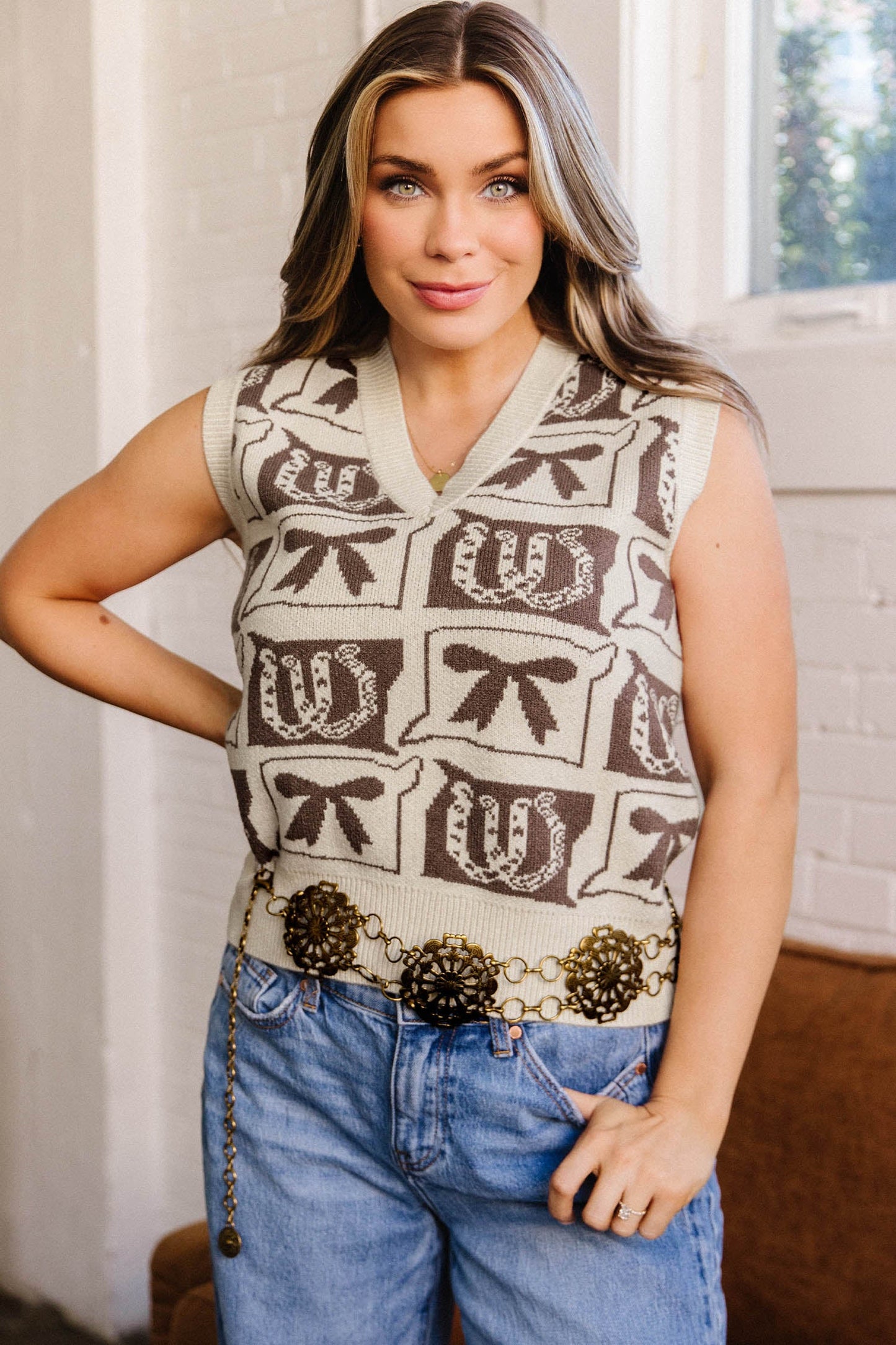 Western Horseshoes & Bows Sleeveless V-Neck Sweater Top