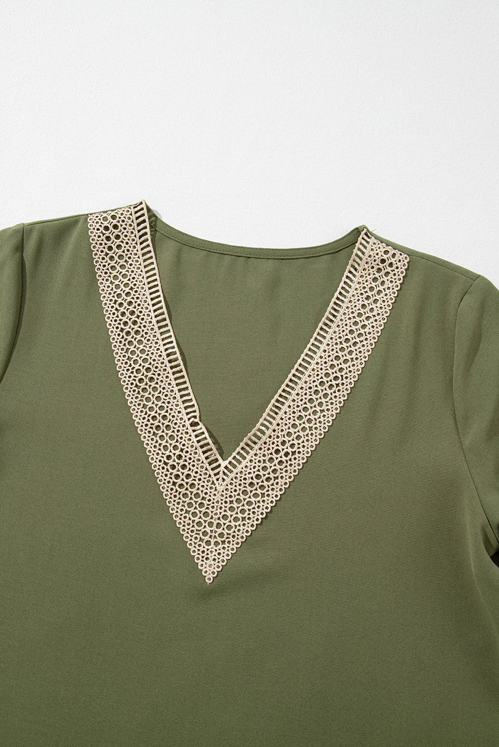 Contrast Lace Trim V-Neck Short Sleeve Blouse