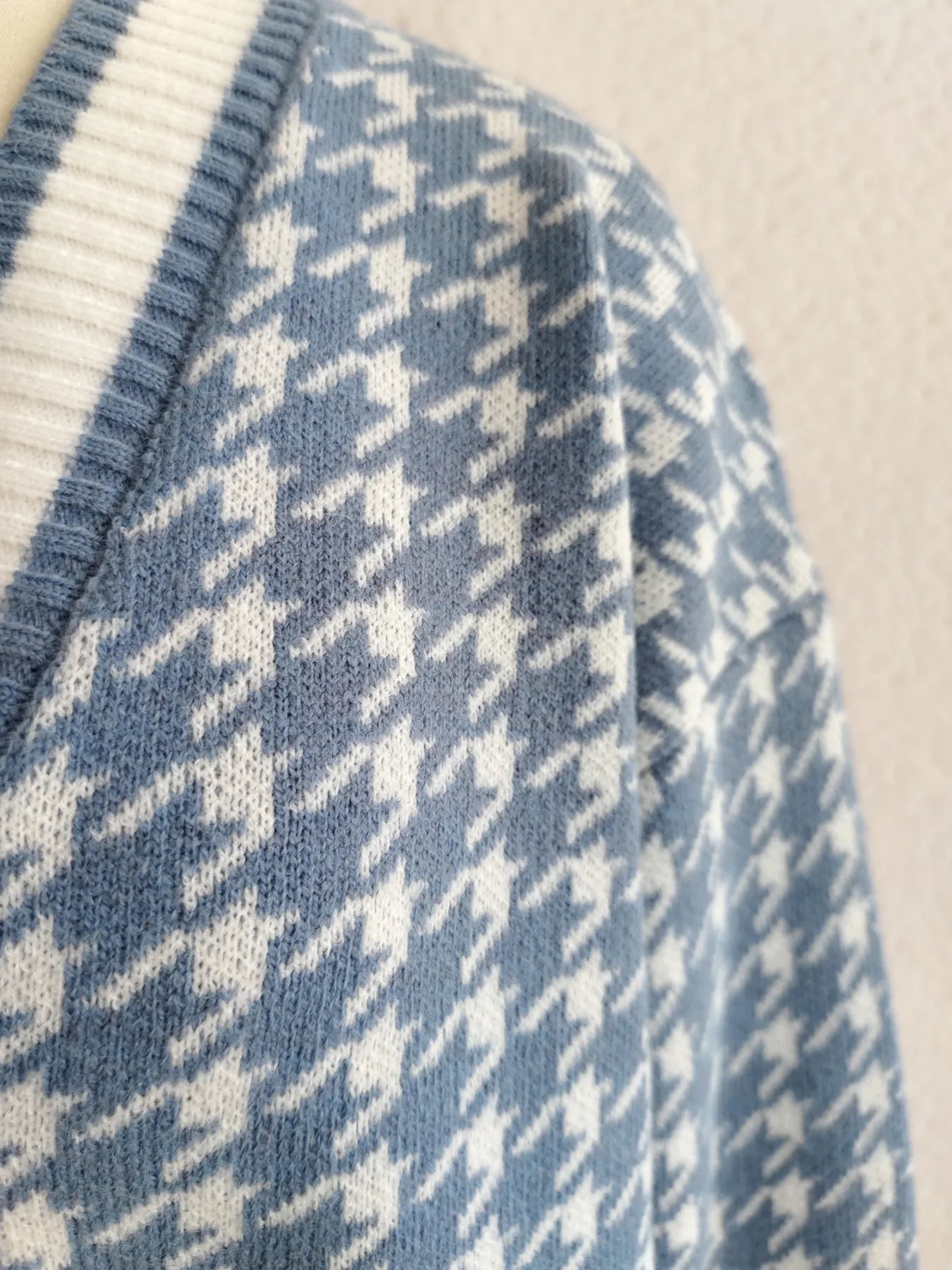 Women Houndstooth Pattern V-Neck Button-Up Cardigan Sweater