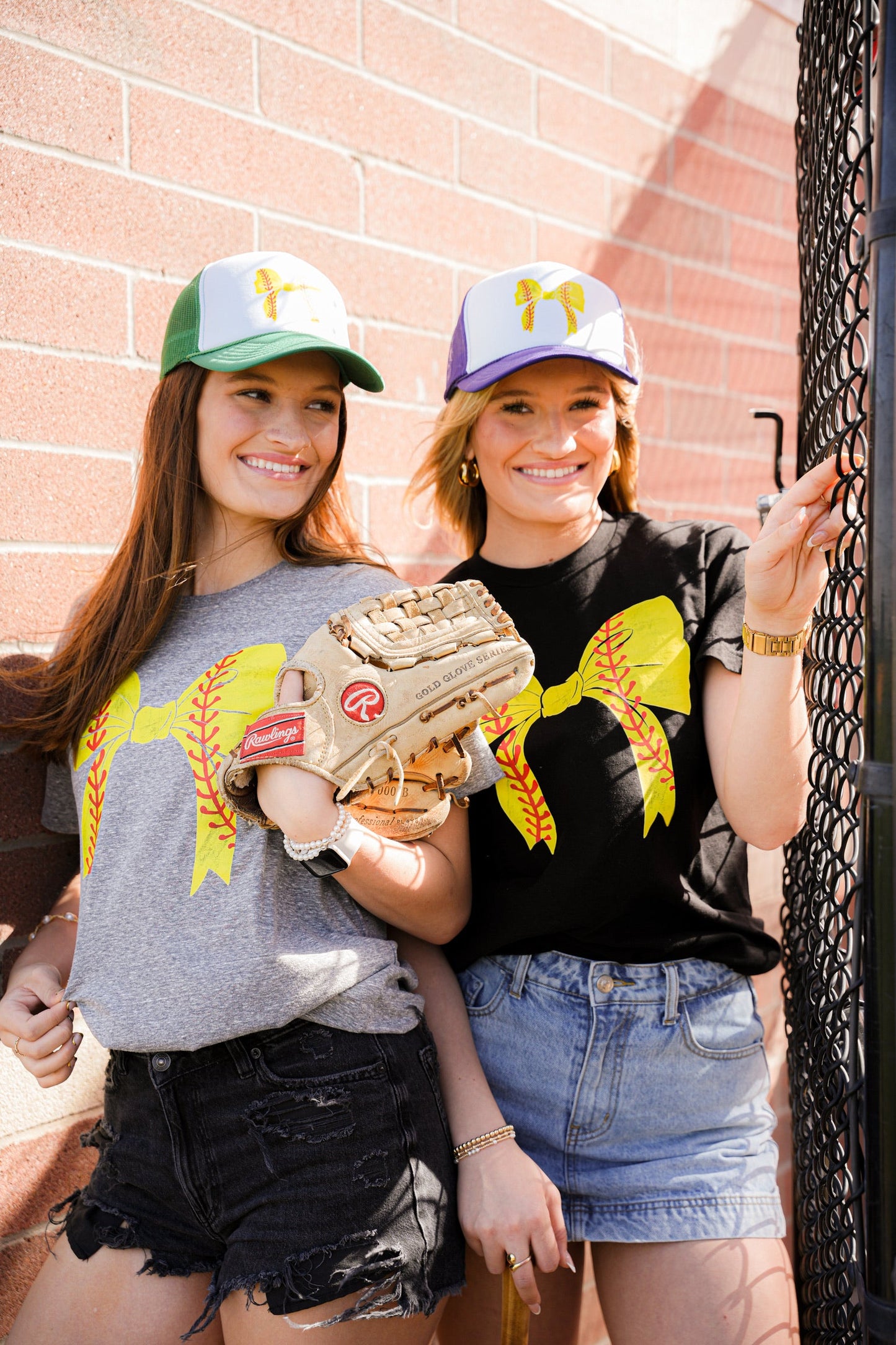 SOFTBALL BOW TEE