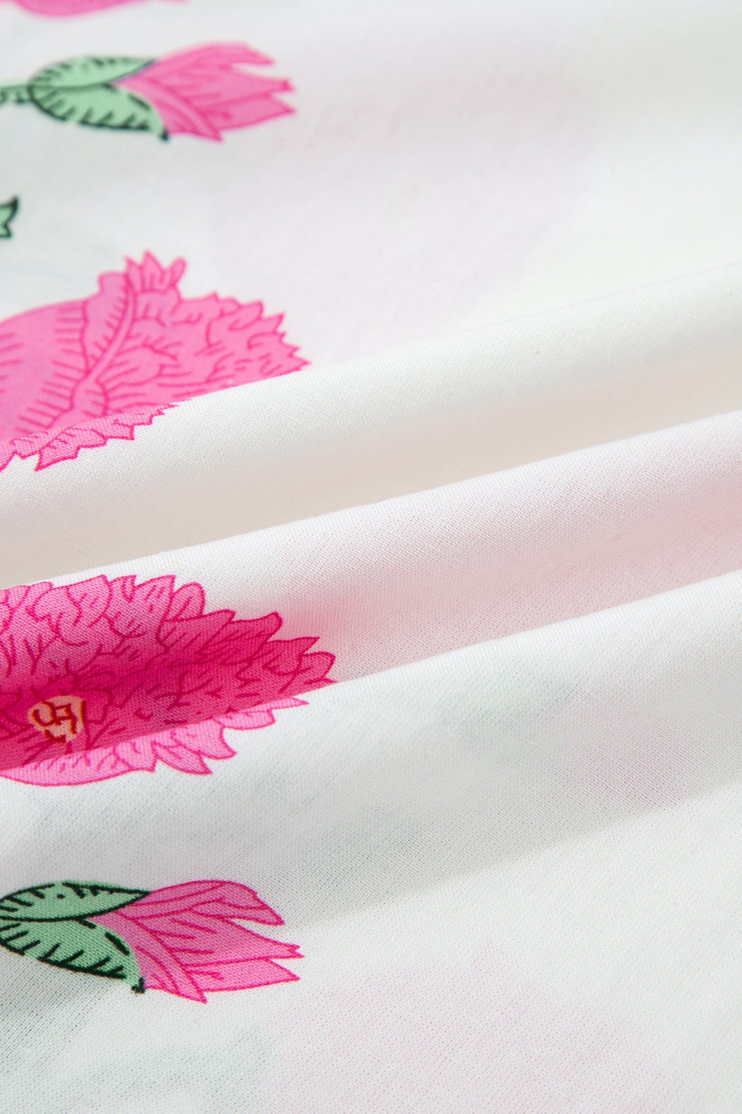 Flower Scallop Contrast Trim Short Sleeve Blouse