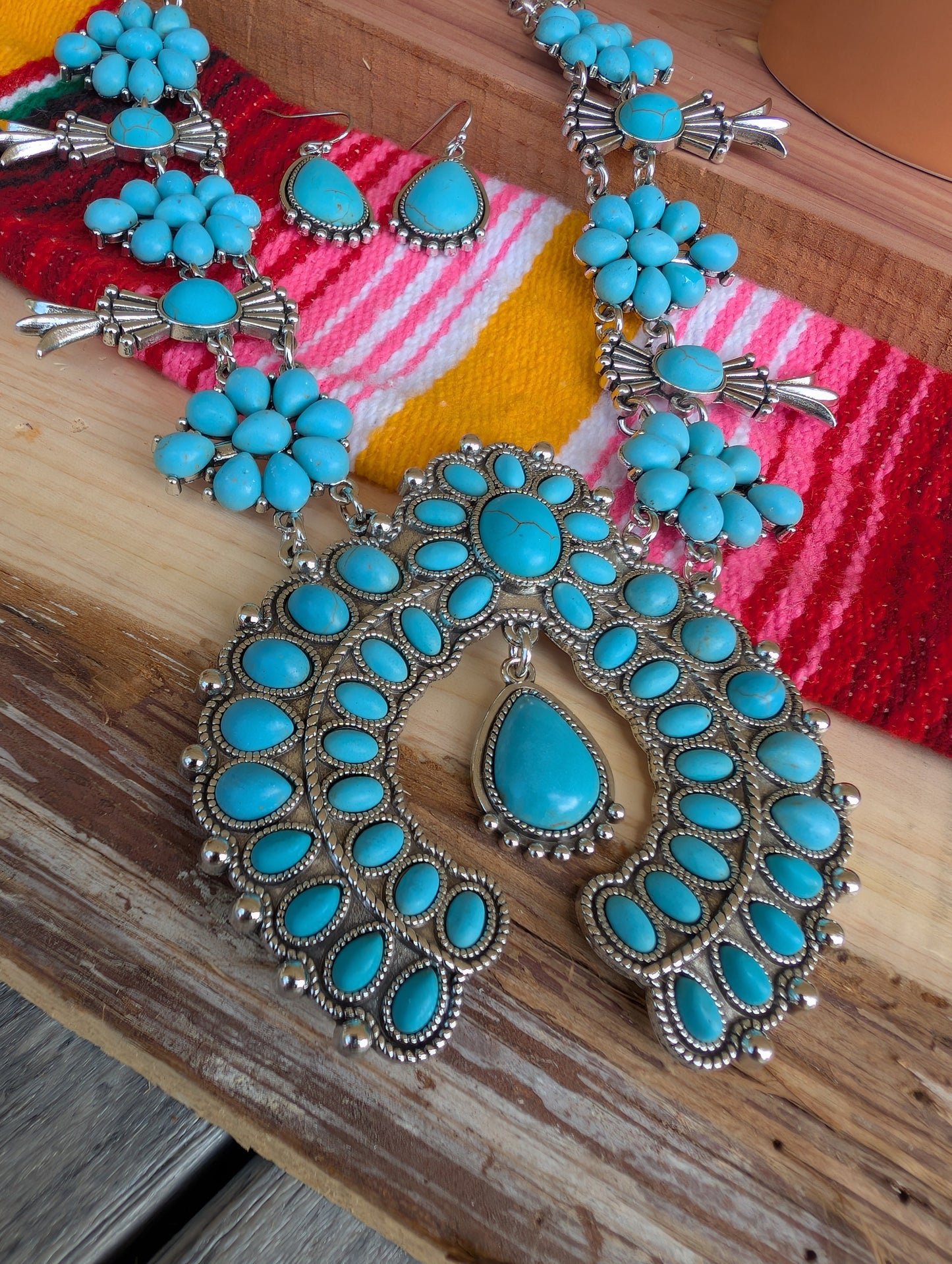 Western Fashion Necklace & Earring Set – Timeless Style with a Rustic Twist