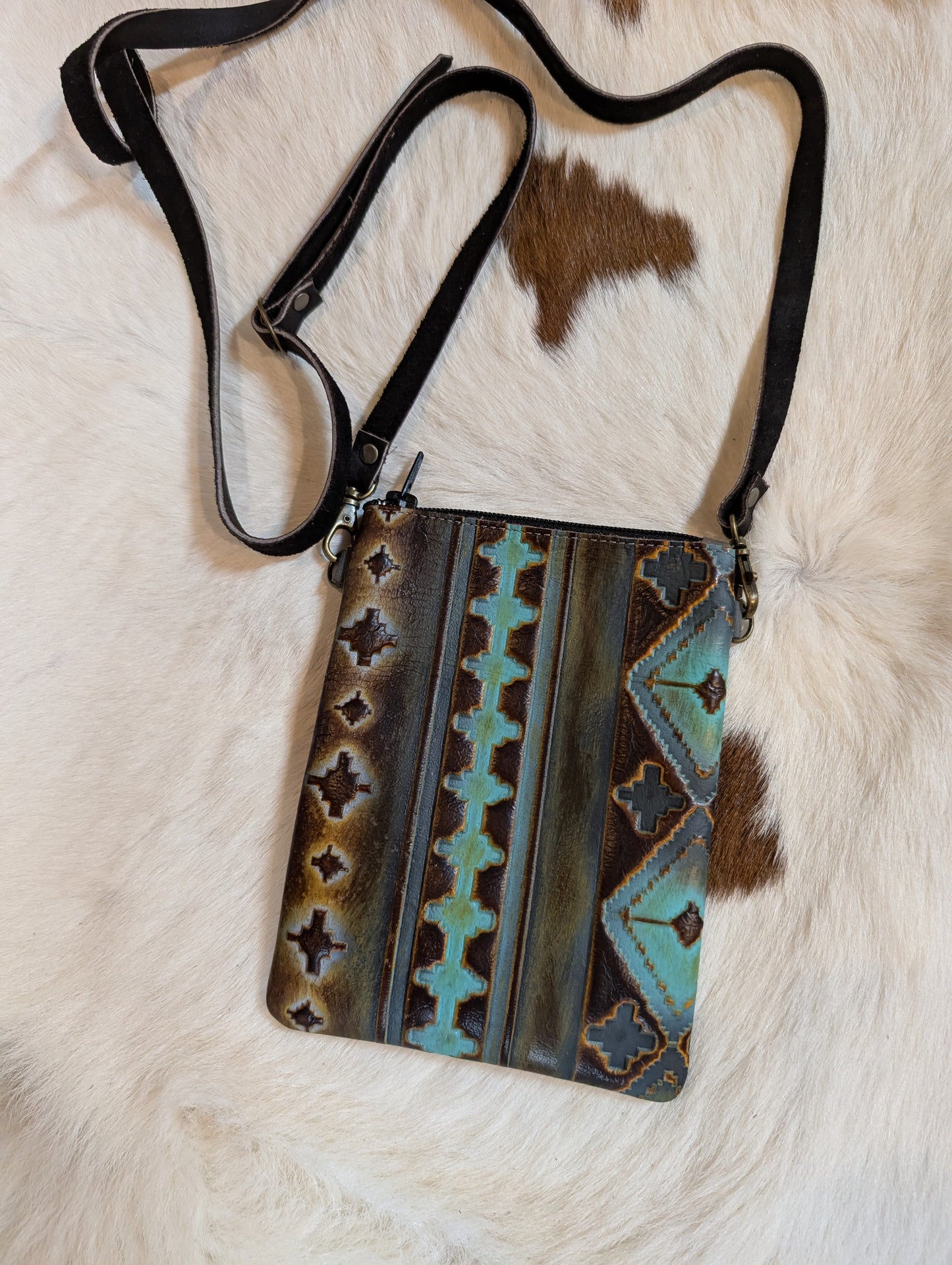 Genuine Leather Handmade Crossbody Bag – Two Unique Styles for Timeless Western Elegance