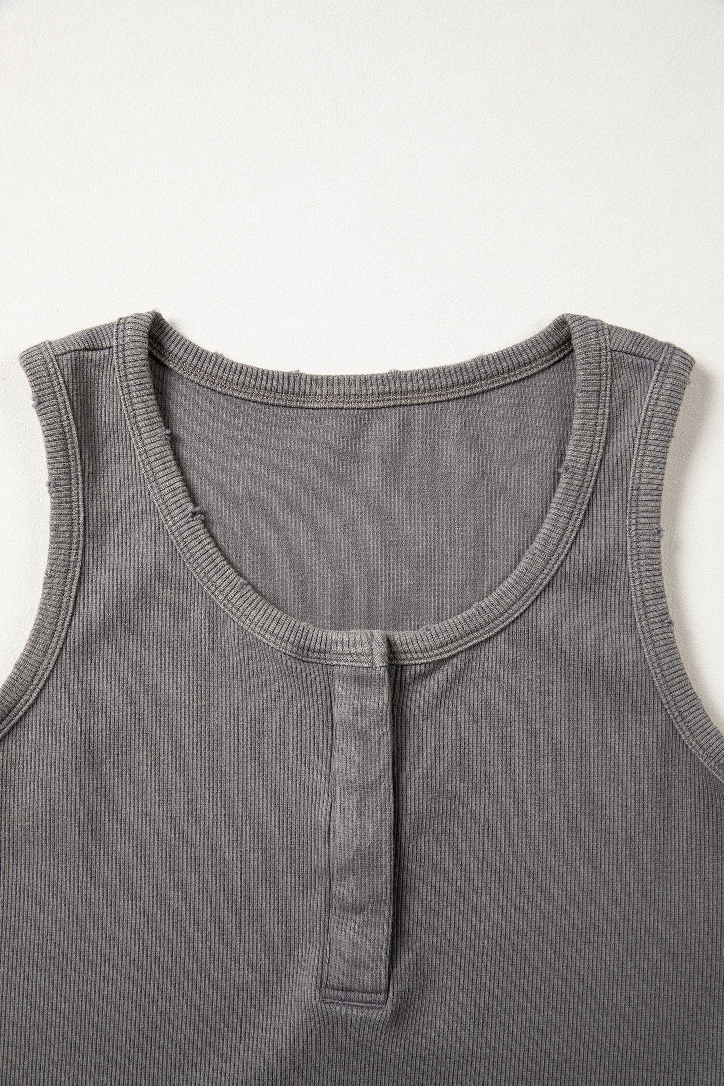 Solid Distressed Ribbed Mineral Wash Tank