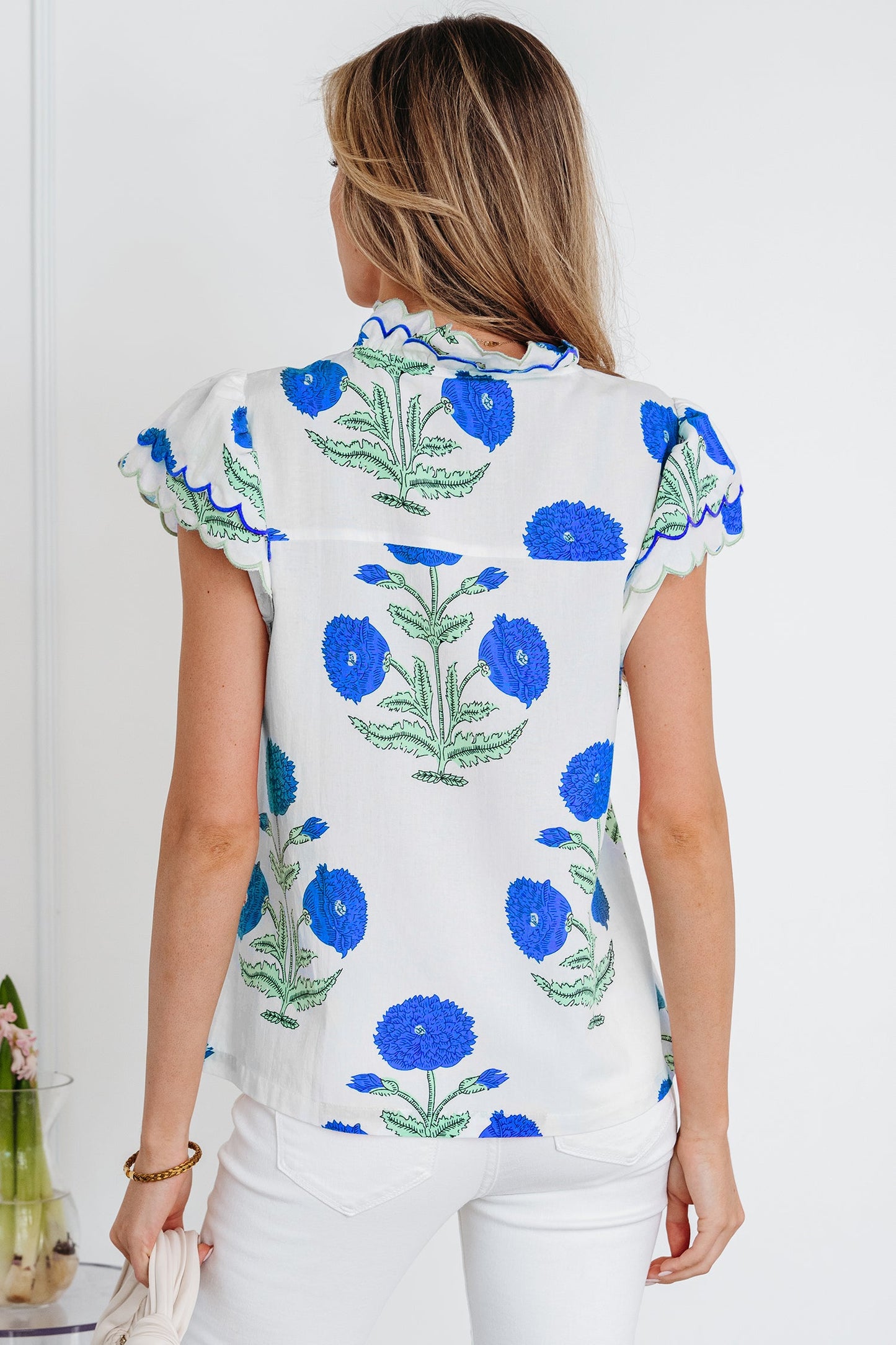 Flower Scallop Contrast Trim Short Sleeve Blouse