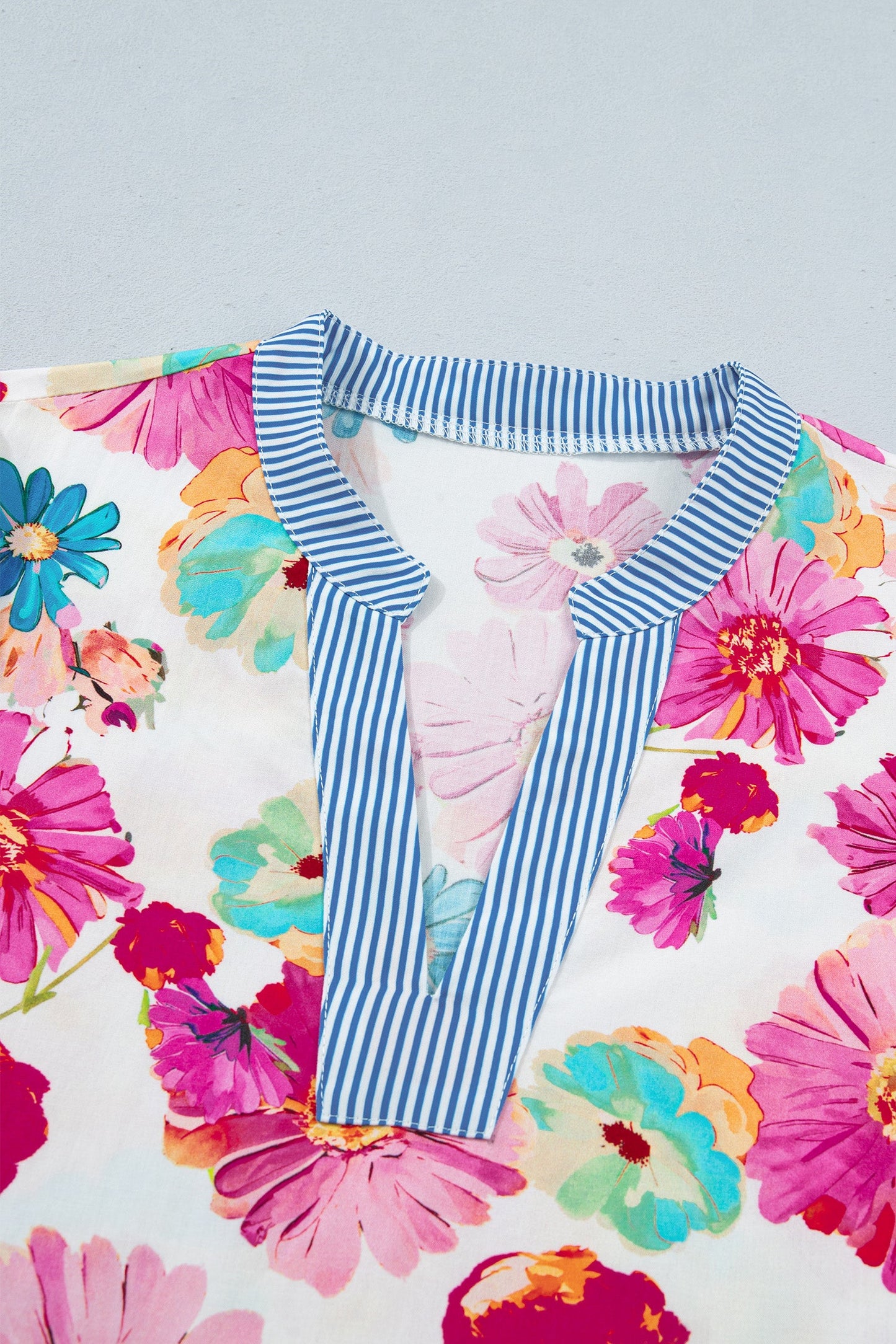Floral Stripe Trim V-Neck Puff Sleeve Blouse