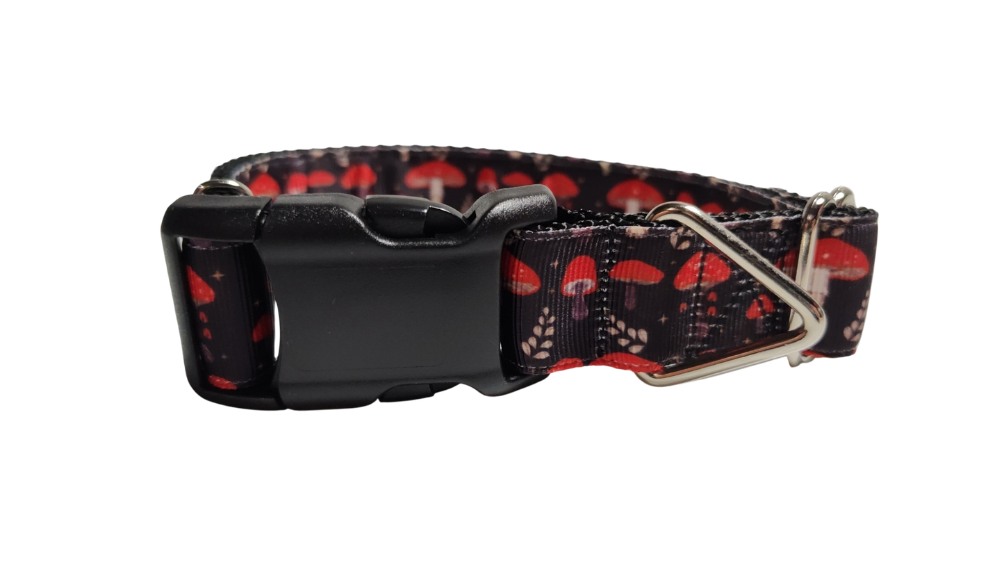 Red Mushrooms Nylon Dog Collar