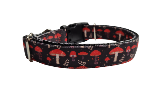 Red Mushrooms Nylon Dog Collar